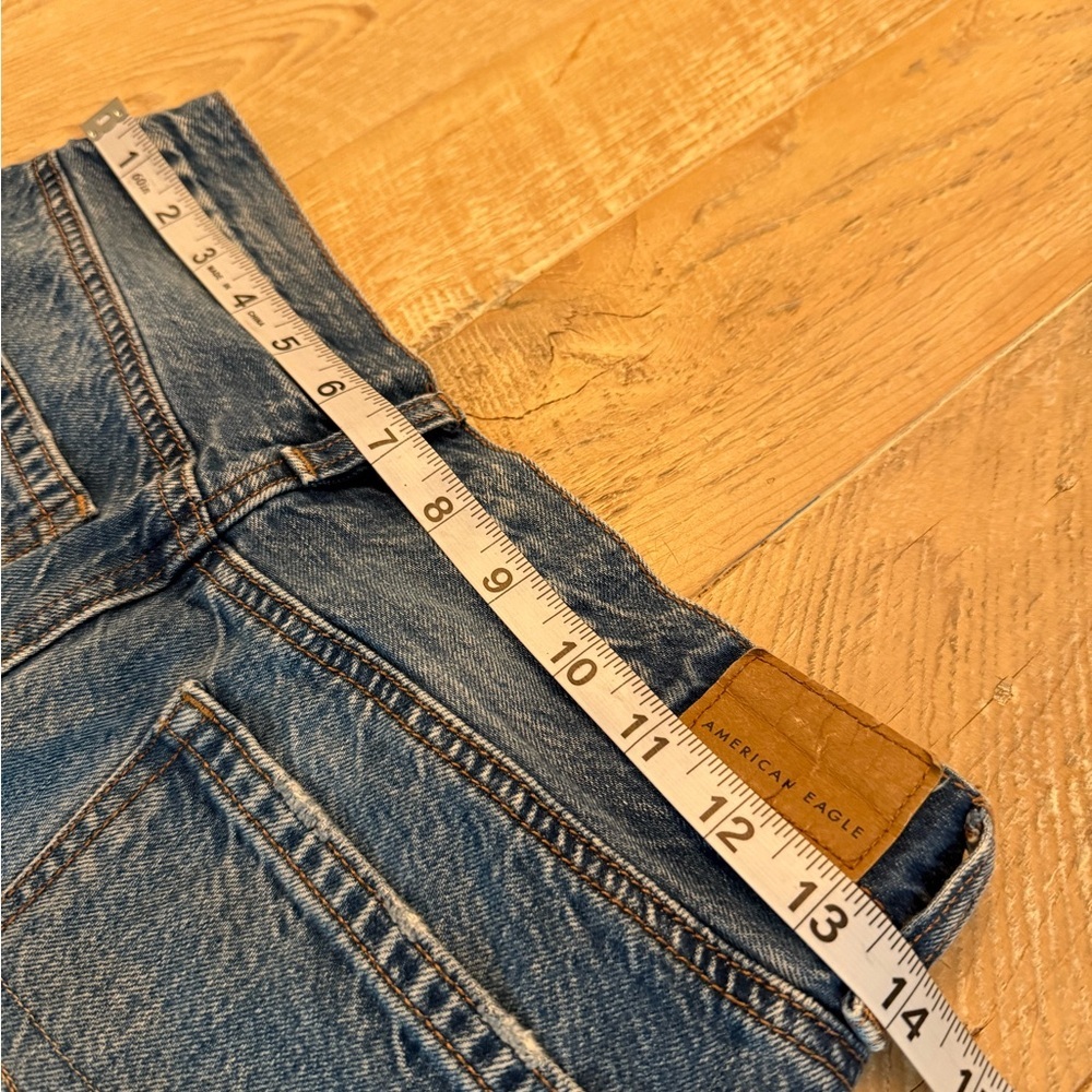 American Eagle Blue Relaxed Mom Jeans 4L - Picture 7 of 9